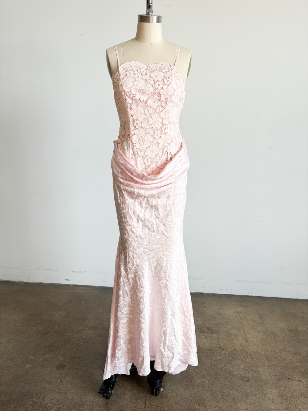NWOT For Love And Lemons Lace Maxi Two tone Dress in Peach and Pink Sz Small